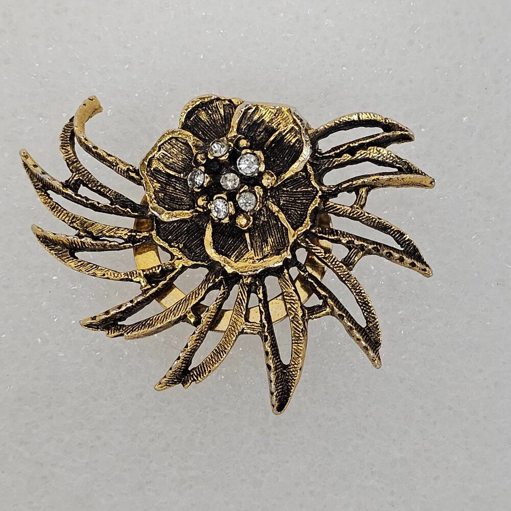 Vintage Gold Tone Scarf Clip Signed Karma Flower‎ Rhinestone Layered Textured
